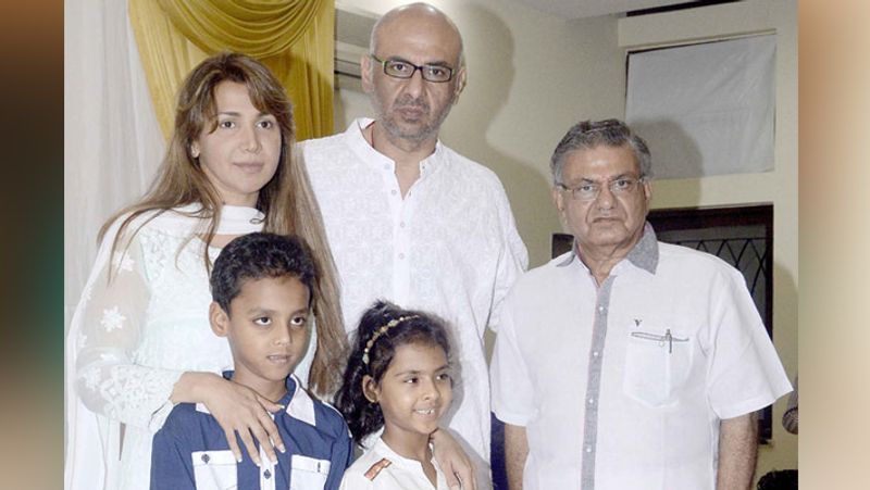 वैसे, उन्होंने इंडस्ट्री में वापसी करने की कोशिश तो की लेकिन पति की बीमारी के चलते उन्होंने अपना इरादा बदल दिया। दरअसल, रितु के पति हरि वेंकट को पीठ में ट्यूमर हो गया था, जिसकी चलते उन्होंने अपने करियर से कहीं ज्यादा महत्व पति को दिया। 