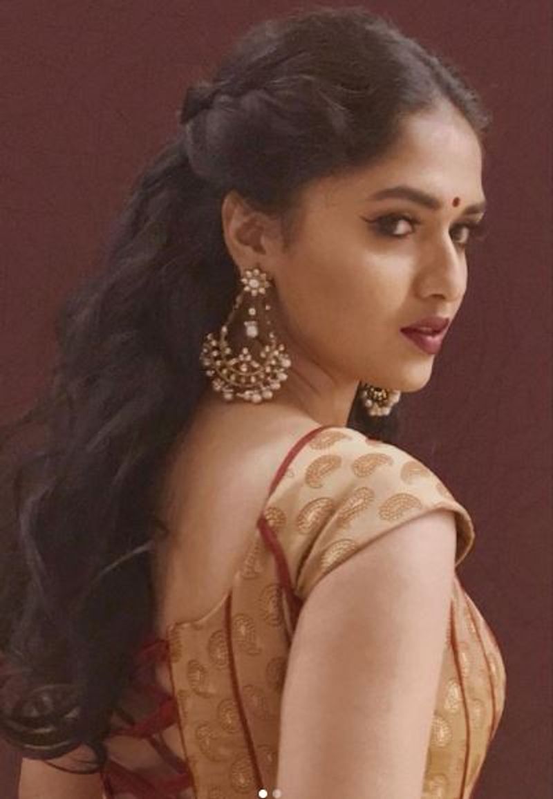 பொது முடக்கத்திற்கு பிறகு திரில்லர் வகையைச் சேர்ந்த டிரிப் திரைப்படம் வெளியாகி நல்ல வரவேற்பை பெற்றது. தற்போது அவர், ராஜ ராஜ சோரா என்ற தெலுங்கு திரைப்படத்தில் நடித்து வருகிறார். தமிழில் பிரபல தயாரிப்பு நிறுவனம் தயாரிக்கும் படத்தில் நடிக்க பேச்சு நடத்தி வருகிறார். 