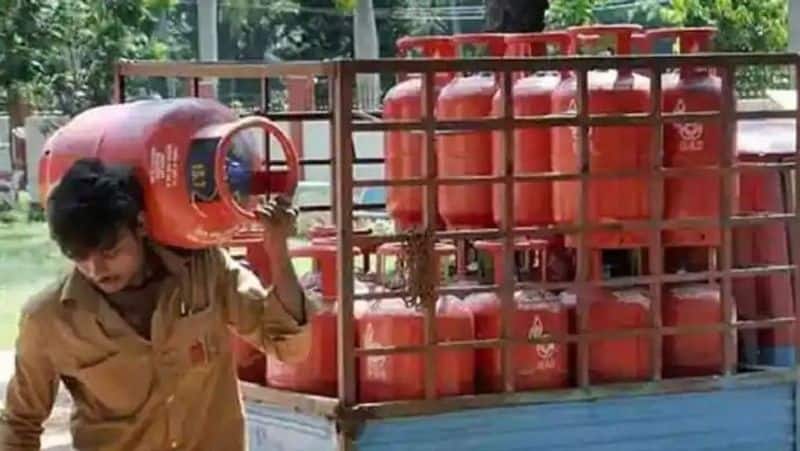 Cooking gas prices hiked by over Rs.25