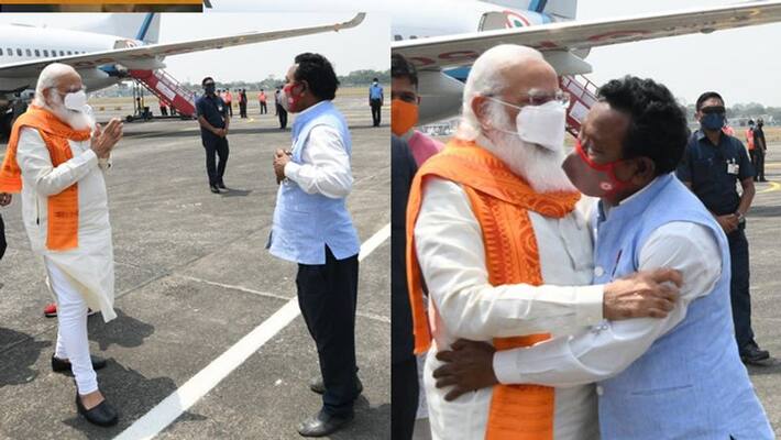 West Bengal Padma awardee Karimul Haque also known as Bike Ambulance Dada met PM Modi at Airport KPP West Bengal Padma awardee Karimul Haque also known as Bike Ambulance Dada met PM Modi at Airport KPP
