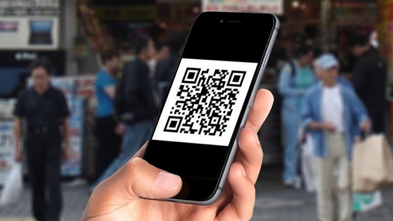 पेमेंट कंपनी पेवर्ल्ड मनी (Payworld Money) के डायरेक्टर और सीओओ के मुताबिक, मोबाइल वॉलेट कंपनियां अब अपने कस्टमर्स को प्रीपेड कार्ड जारी करेंगी। इस कार्ड के जरिए एटीएम से पैसा निकाला जा सकता है और मर्चेंट स्टोर पर कार्ड स्वाइप कर पेमेंट किया जा सकता है। पेवर्ल्ड मनी के पास भी मोबाइल वॉलेट है। (फाइल फोटो)