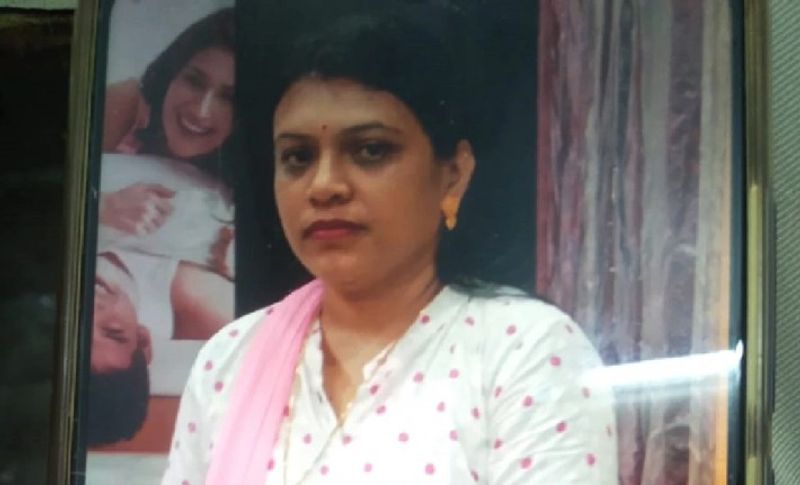 बता दें कि मृतक उत्तम दास कंस्ट्रक्शन का काम करता था, और उसकी खुद की एक कंपनी है, जिसका सालाना 5 करोड़ का टर्न ओवर है। अब उत्तम की मौत के बाद उसकी पत्नी और भाई इसी कंपनी और पैसे को हथियाने के चक्कर में लगे हुए थे। मामले को पांच महीने होने के बाद दोनों उत्तम का फर्जी मृत्यु पत्र बनवाने के लिए उदयपुर में कुछ बिचौलियों के चक्कर काट रहे थे। पुलिस ने इसी प्रमाण पत्र को बनवा रहे लोगों पर शक किया और पूरा मामला खुल गया।

