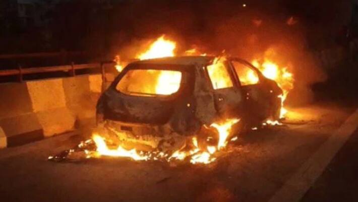 Mercedes Benz warns car owners of fire risk Mercedes Benz warns car owners of fire risk
