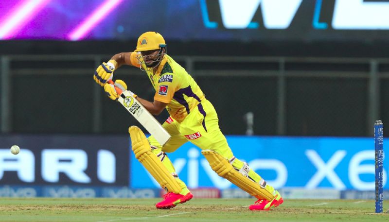7 పరుగులకే 2 వికెట్లు కోల్పోయిన దశలో క్రీజులోకి వచ్చిన సురేశ్ రైనా, మొయిన్ ఆలీతో కలిసి మూడో వికెట్కి 53, అంబటి రాయుడితో కలిసి నాలుగో వికెట్కి 63 పరుగుల విలువైన భాగస్వామ్యం జోడించాడు..