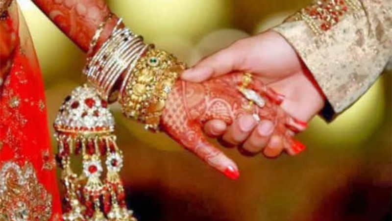 समिति के सदस्य ने वर्जिनिटी टेस्ट को एक घृणित कार्य बताया है। इसके सा्थ ही उन्होंने सामुदायिक पंचायतों को खत्म करने की मांग की है और इसके लिए उन्होंने सरकार से अपील करने की बात भी कही।
