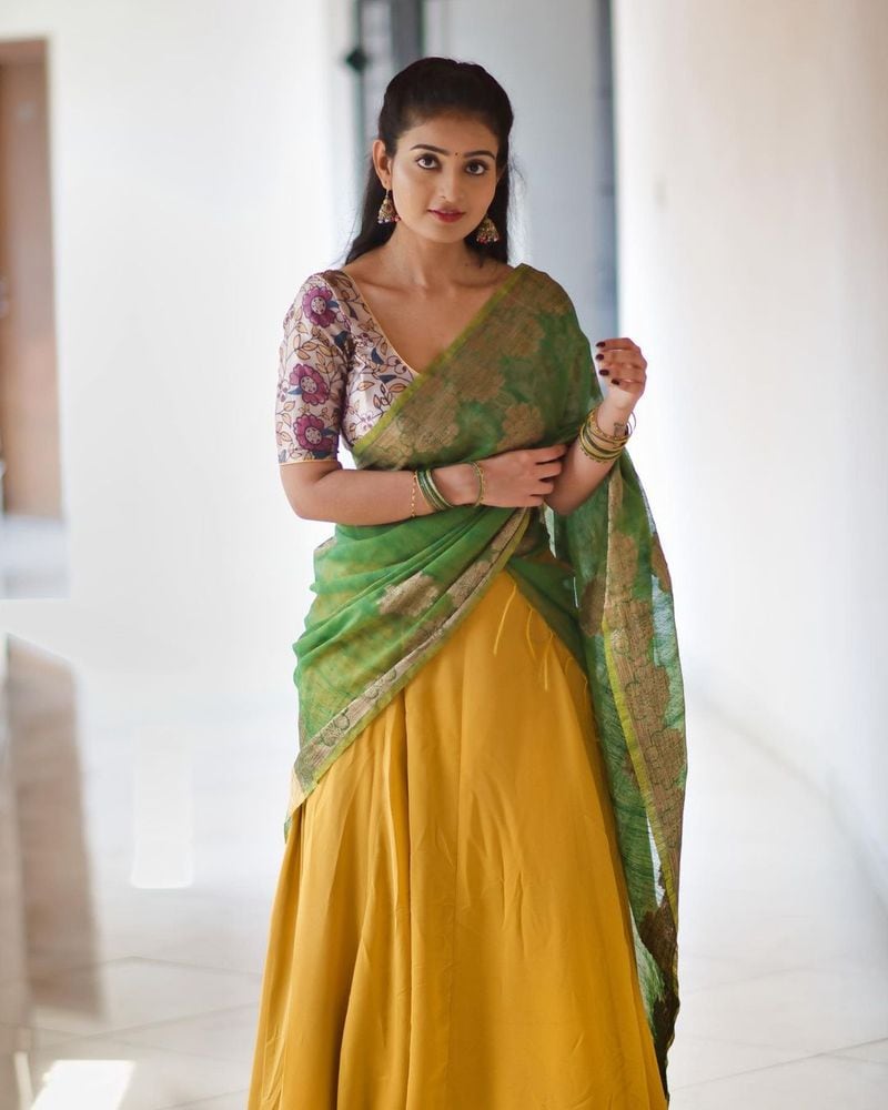 అనన్య సైతం అద్భుతంగా నటించారంటూ కొనియాడుతున్నారు. ఇది ఒక విధంగా అనన్యకు మేలు చేసే అంశమే.