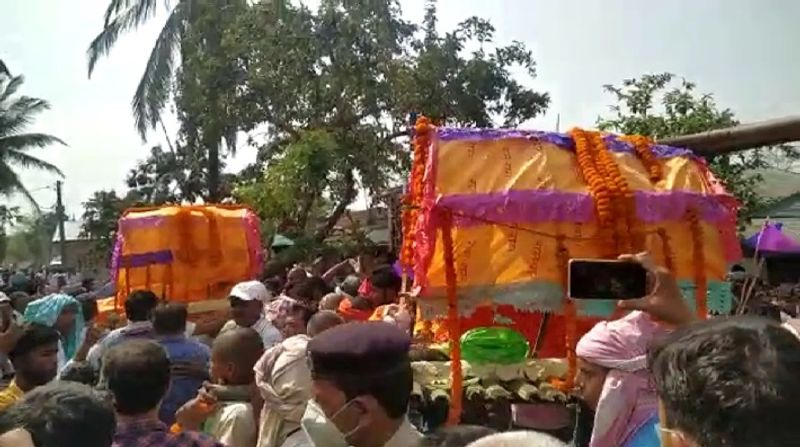 शहीद की बेटी नैंसी ने कहा कि उनके पिता की हत्या एक साजिश के तहत कराई गई है। उन्हें स्थानीय पुलिस पर भरोसा नहीं है। इसकी सीबीआई से जांच होनी चाहिए। बनमनखी विधायक व पूर्व मंत्री कृष्ण कुमार ने कहा कि कल उन्होंने मुख्यमंत्री से शहीद के परिजनों की बात करवाई है। सीएम ने आश्वासन दिया है कि परिजनों को उचित इंसाफ मिलेगा, साथ ही एक व्यक्ति को नौकरी मिलेगी।
