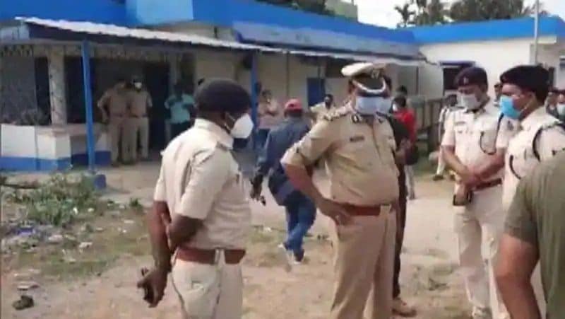 ग्रामीणों एवं परिजन सरकार से हाईकोर्ट की निगरानी में हत्याकांड की CBI जांच कराने की मांग किए। साथ ही हत्याारों की स्पीड ट्रायल कराकर सजा दिलाने की भी मांग की है।