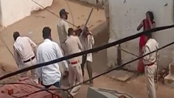 madhya pradesh news khandwa news police beat corona infected patient with all family members kpr madhya pradesh news khandwa news police beat corona infected patient with all family members kpr