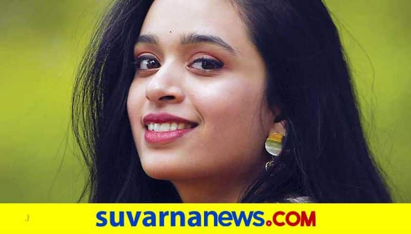 Vidyabhushanas daughter Medha hiranmayi to act in serial