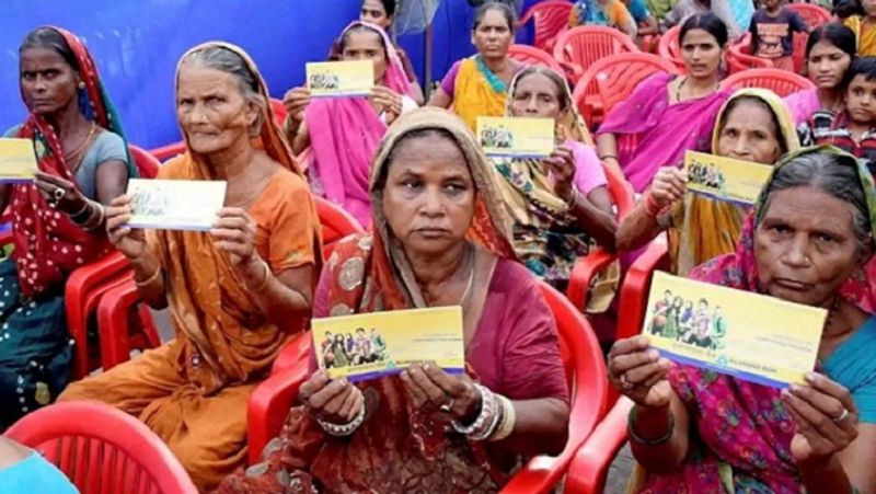 6 crore jan dhan accounts has become inoperative check out the details BRD