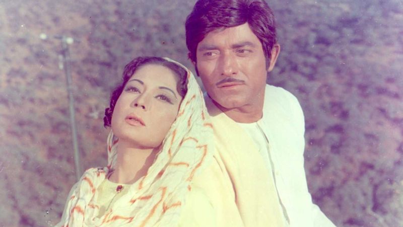 इसके बाद उन्होंने फिल्मों में किस्मत आजमाई। उन्होंने पाकीजा, मदर इंडिया, उजाला, दिल अपना और प्रीत पराई, दिल एक मंदिर, वक्त, काजल, हीर रांझा, कुदरत, गलियों का बादशाह, सौदागर, तिरंगा जैसी हिट फिल्मों में काम किया। अब वे इस दुनिया में नहीं है। 