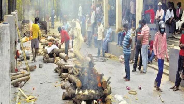 It is a pity that corpses were burnt on the road. Corona Atrocity . It is a pity that corpses were burnt on the road. Corona Atrocity .