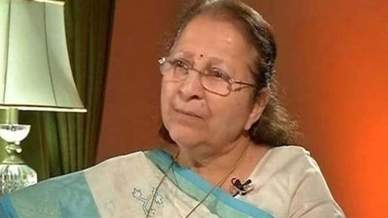 साल 1980 में उन्हें मध्य प्रदेश कांग्रेस के कद्दावर नेता और पूर्व मुख्यमंत्री प्रकाश चंद्र सेठी के खिलाफ चुनाव लड़ाया गया। सुमित्रा महाजन ने उन्हें चुनाव हराकर पहली बार लोकसभा का चुनाव जीत ली थी।
