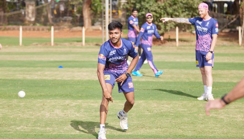 నాలా నిరుపేద కుటుంబం నుంచి క్రికెట్ కెరీర్గా ఎంచుకోవాలని భావించేవారికి ఐపీఎల్ ఇచ్చే అండ ఇంత అంతా కాదు... ఇది నా జీవితంలో టర్నింగ్ పాయింట్’ అంటూ చెప్పుకొచ్చాడు చేతన్ సకారియా...