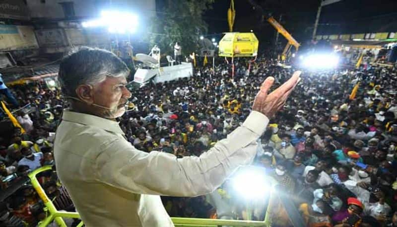 Chandrababu stages protest after stone pelting in tirupati lns