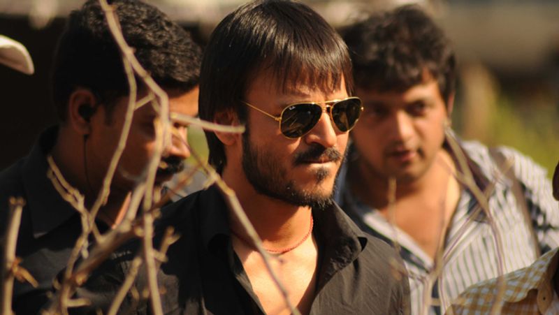 उन्होंने बात को आगे बढ़ाते हुए कहा- फिल्म रिलीज से पहले ही मेरे अंदर स्टार होने की भावना पैदा हो गई थी। इसकी वजह यह थी कि राम गोपाल वर्मा ने मुझे पहले दिन से ही स्टार की तरह ट्रीट किया था। इतना ही नहीं इस फिल्म की रिलीज से पहले ही मैंने दूसरी फिल्म साइन कर ली थी। 