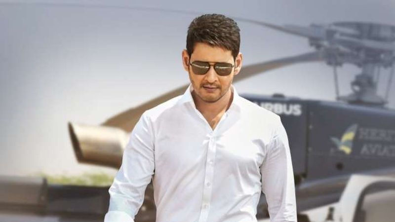 అయితే త్రివిక్రమ్ కోసం మహేష్ పోటీపడుతున్నారు. ఆయనకు ఇప్పటికే అనిల్రావిపూడితో, రాజమౌళితో ప్రాజెక్ట్ లున్నప్పటికీ వాటిని పక్కన పెట్టేశాడు మహేష్. పరోక్షంగా త్రివిక్రమ్ కోసం ఎన్టీఆర్, మహేష్ మధ్య పోటీ జరిగిందనే చెప్పాలి.