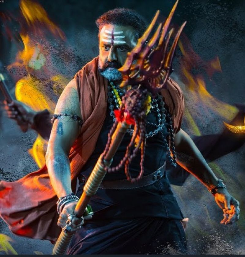 దీంతోపాటు బాలకృష్ణ, బోయపాటి కాంబినేషన్లో వస్తోన్న `అఖండ` చిత్రం వాయిదా పడబోతుందనే టాక్ వైరల్ అవుతుంది. ఇది మే 28న విడుదల అని ప్రకటించారు. కానీ ఇప్పుడు ఆ డేట్ మారే అవకాశం ఉందట. అందుకే తాజాగా విడుదల చేసిన టీజర్లో సినిమా రిలీజ్ డేట్ని ప్రకటించలేదు. ఇది కూడా ఆగస్ట్ తర్వాతే రిలీజ్కి రెడీ అయ్యే అవకాశం ఉంది.