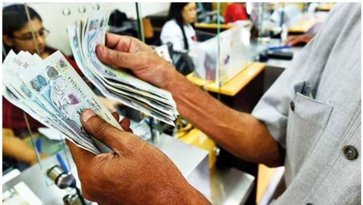 Remittances from gulf countries to India increases as rupees plunge Remittances from gulf countries to India increases as rupees plunge