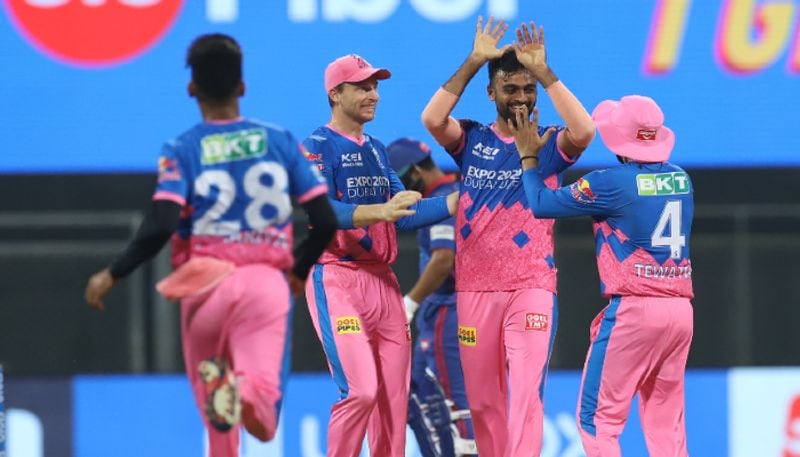 టాస్ ఓడి తొలుత బ్యాటింగ్ చేసిన ఢిల్లీ క్యాపిటల్స్ జట్టు, నిర్ణీత 20 ఓవర్లలో 8 వికెట్లు కోల్పోయి 147 పరుగులు చేసింది. పృథ్వీషా 2 పరుగులకే అవుట్ కావడంతో 5 పరుగులకే తొలి వికెట్ కోల్పోయింది ఢిల్లీ...