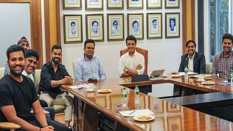 అయితే మీరు, ఇంటికి ఎలా వెళ్లాలనేదానిపై చింతించాల్సిన అవసరమే లేదు. మీ భద్రతకు హామీ మాది, టోర్నీ ముగిసిన తర్వాత క్షేమంగా మీ ఇంటికి చేరుస్తాం... ఇందులో ఎలాంటి ఆందోళనా అక్కర్లేదు...