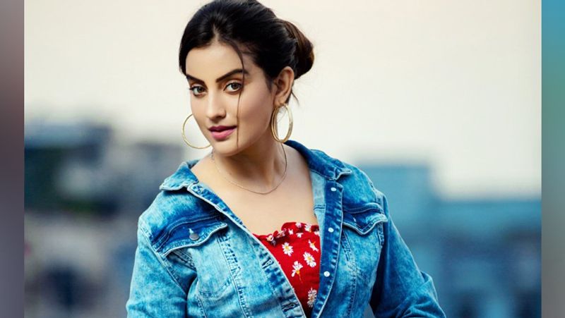 Akshara Singh says her ex sent few boys with acid bottles in their hand to attack her dpl