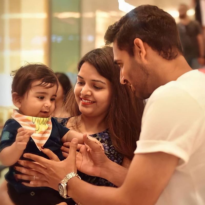 అంత్యక్రియాల్లో పాల్గొన్న వారిలో ఎవరికైనా కరోనా ఉండి ఉండవచ్చని ఈ జంట భావిస్తోంది. అయితే ఇంకా వైద్య పరీక్షల రిజల్ట్స్ రాలేదు.