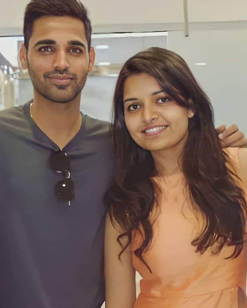 భారత క్రికెటర్, సన్రైజర్స్ హైదరాబాద్ ప్లేయర్ భువనేశ్వర్ కుమార్, నుపూర్ నగర్ ఇన్స్టాగ్రామ్ ఫోటోలు...
