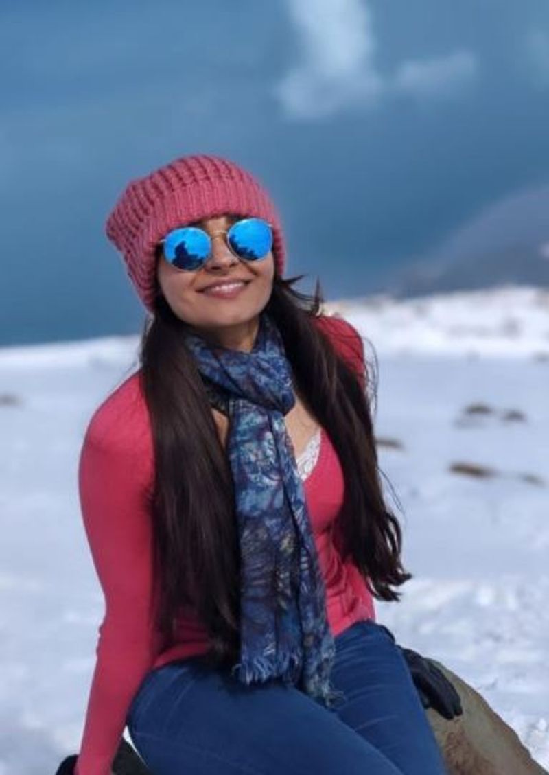கூல் இடத்தில் கூட கூலிங் கிளாஸ் 