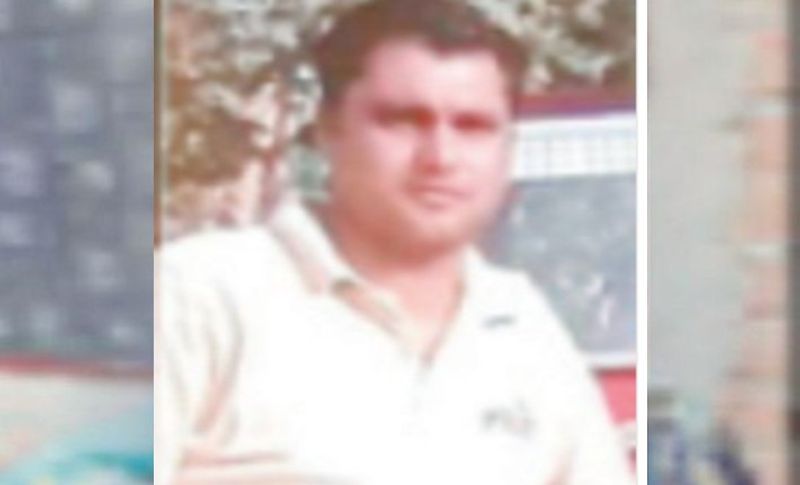 पुलिस को पड़ोसियों ने बताया कि सात साल पहले परिवार का बेटा गुरप्रीत सिंह सोनी छत से गिर गया था। काफी इलाज कराने के बाद वह ठीक नहीं हुआ। इतना ही नहीं वो कोमा में चला गया, जो घर के एक कोने में पड़ा रहता था। बेटे की हालत देख मां की भी तबीयत खराब रहने लगी। मां और भाई की देखरेक करने वाली बहन मनदीप कौर की भ मानसिक स्थिति बिगड़ गई।
