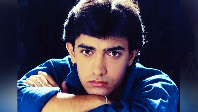 बता दें कि फिल्म गुलाम का क्लाइमेक्स सीन 10 से 12 दिनों में शूट किया गया था। यह एक फाइट सीन था जिसमें आमिर को विलेन बने शरद सक्सेना बहुत पिटते जिसके कारण उनके चेहरे पर खून और काफी सारी गंदगी लग जाती है। उन्होंने क्लाइमेक्स पूरे होने तक अपने चेहरे के लुक एक ऐसा बनाए रखने के लिए 12 दिन तक नहाया नहीं था।