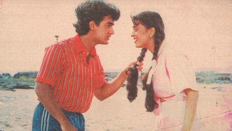 बता दें कि आमिर ने फिल्म 'कयामत से कयामत तक के बाद कहानियों के आधार पर लगभग आठ या नौ फिल्में साइन कीं। उस समय डायरेक्टर लगभग सभी नए थे। इन फिल्मों ने बमबारी शुरू कर दी और उन्हें मीडिया द्वारा 'वन फिल्म वंडर' कहा जाने लगा। लेकिन, उनका करियर डूब रहा था और ऐसा लगा जैसे वो किसी जल्दी में हैं। वो बहुत दुखी थे और घर आकर रोया करते थे।