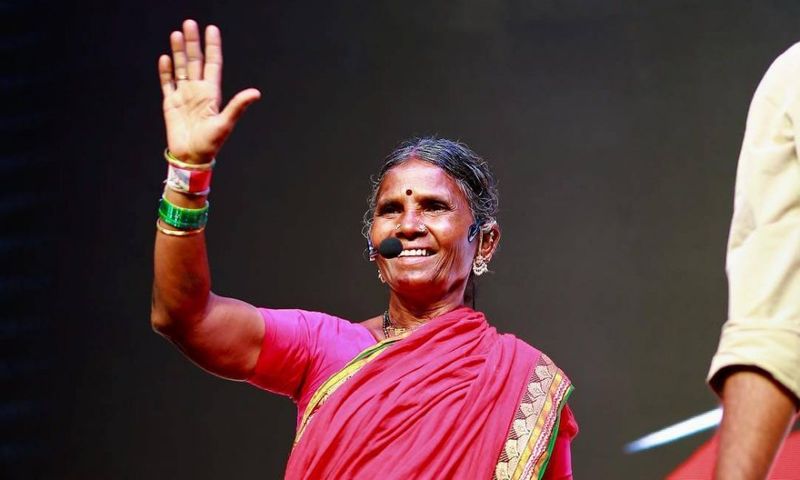యూట్యూబ్లో వైరల్గా మారిన గంగవ్వ గతేడాది `బిగ్బాస్4` సీజన్లో పాల్గొని హాట్ టాపిక్గా మారింది. కానీ అనారోగ్యంతో ఆమె మధ్యలోనే హౌజ్ నుంచి బయటకు వచ్చేసింది. కానీ ఆమె కోసం ఏకంగా బిగ్బాస్ ఓ ఇంటిని నిర్మిస్తుంది.