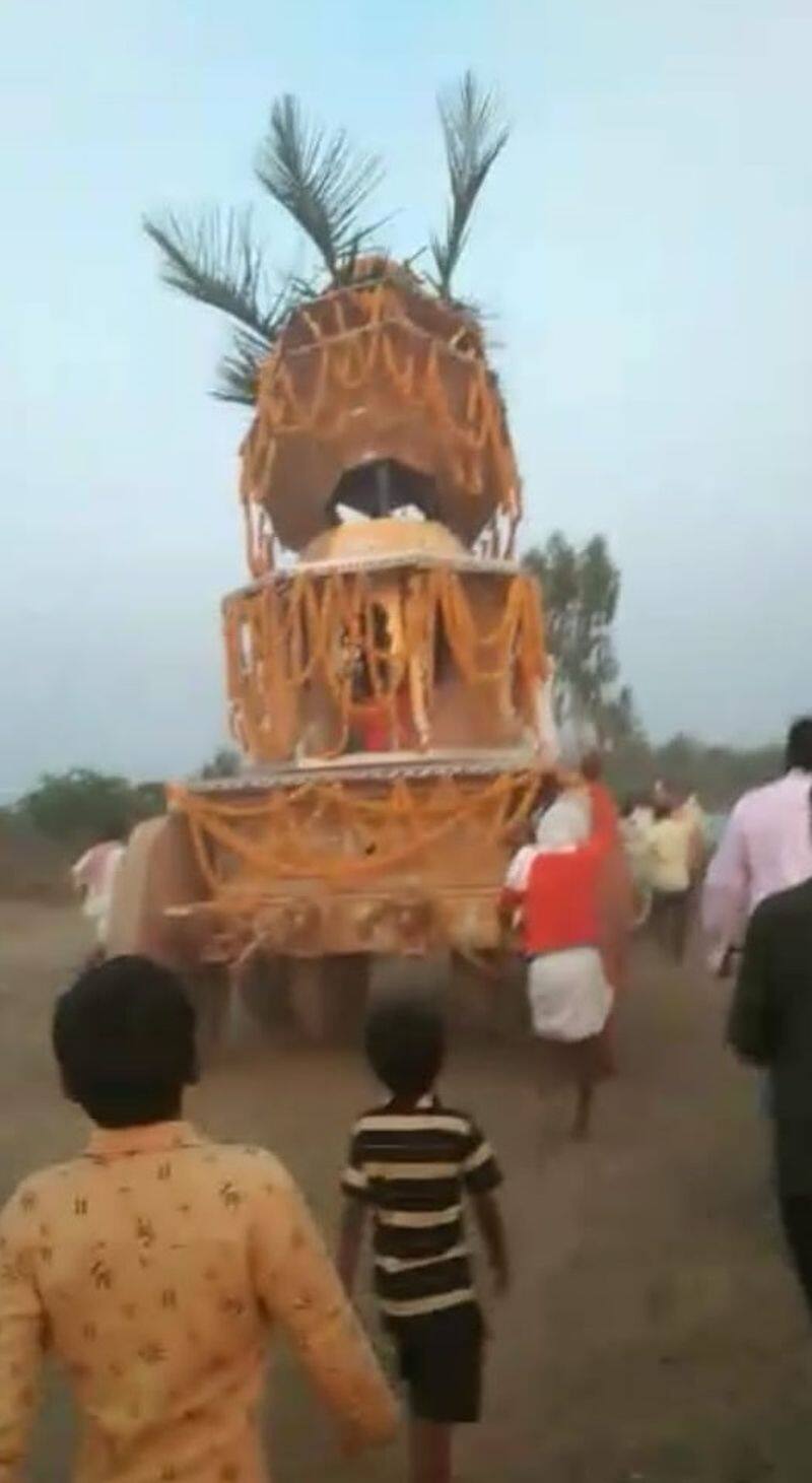 Chariot Tower Fallen During Bhakti Lingeshwara Rathotsava in Yadgir grg
