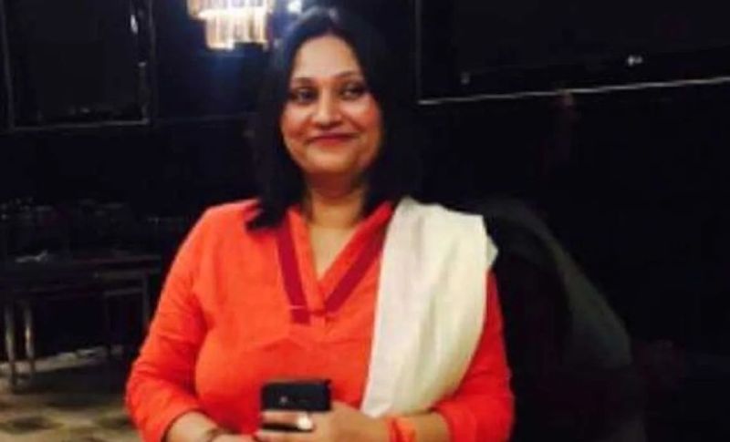 <p><br />
प्रियंका सेन यादव की शादी आईपीएस अफसर अरविंद सेन यादव से हुई थी। वह जिले के कद्दावर नेता रहे मित्रसेन यादव की पुत्रवधू थीं। उनके देवर आनंद सेन यादव मायावती सरकार में मंत्री रह चुके हैं। उनके ससुर स्व. मित्रसेन यादव अयोध्या के सांसद थे। प्रियंका अपने पीछे पति, दो लड़की, एक लड़का छोड़ गई हैं। वह खुद एक बार सपा की तरफ से ब्लॉक प्रमुख भी रह चुकी हैं। <br />
</p>