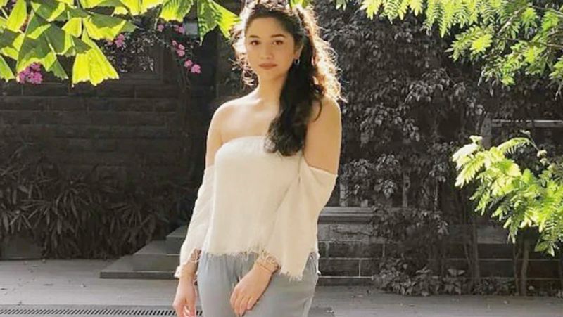 మాజీ క్రికెటర్ సచిన్ టెండూల్కర్ కూతురు సారా టెండూల్కర్ ఇన్స్టాగ్రామ్ ఫోటోలు...