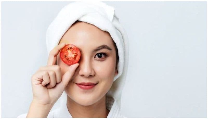 Tomato: Tomatoes are rich in vitamin C and A, and have skin brightening, oil-absorbing and pore shrinking properties. This is especially good for people with oily skin as tomato pulp effectively clears out the extra grease without being harsh. Cut a few round slices from a tomato. Rub a slice on your skin, focusing on the blackhead infested areas. Alternatively, you can apply tomato pulp on your skin and wash it off with water once it dries.
NOTE: Asianet News humbly requests everyone to wear masks, sanitize, maintain social distancing and get vaccinated as soon as eligible. Together we can and will break the chain #ANCares #IndiaFightsCorona 