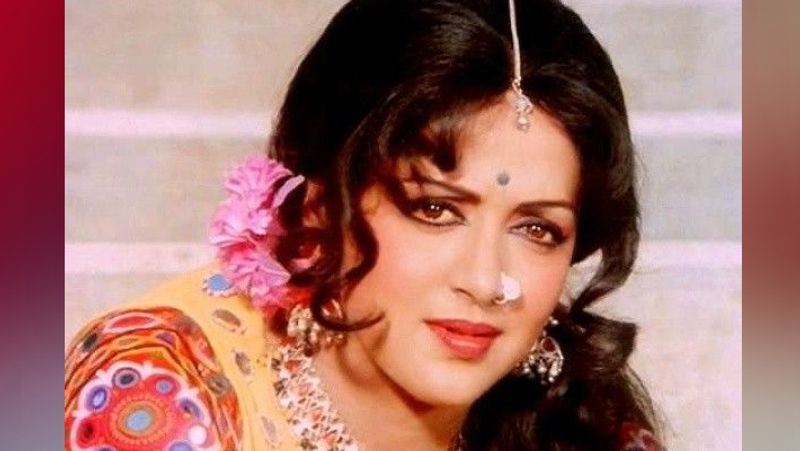 पिता की हालत देखकर डॉक्टर को बुलाया गया लेकिन तब तक उनके पिता दुनिया को अलविदा कह चुके थे। पिता की मौत का हेमा पर इतना गहरा असर पड़ा कि वो कई सालों तक अपने आपको पिता की मौत का जिम्मेदार समझती रहीं।