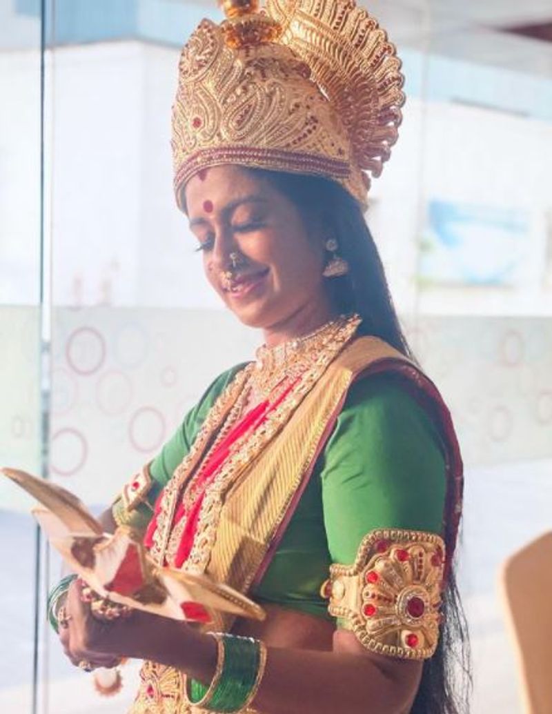 என்ன அழகு எத்தனை அழகு 