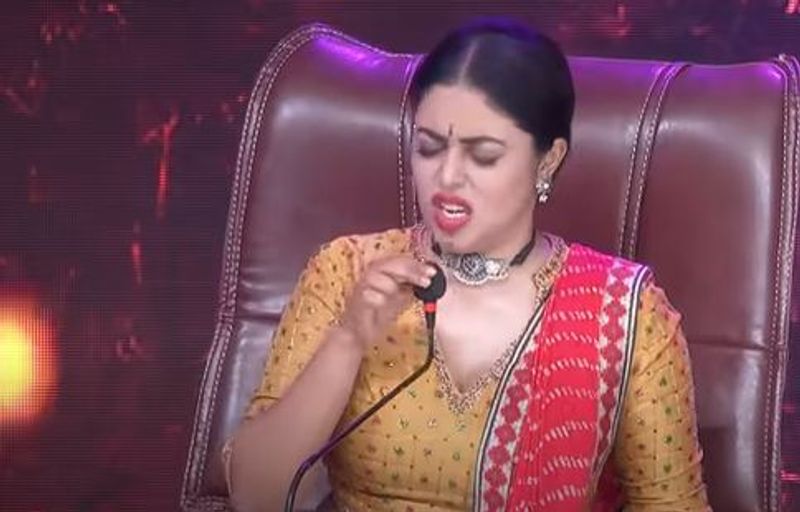 judge poorna soft warning to rashmi sudheer and aadhi in dhee show arj