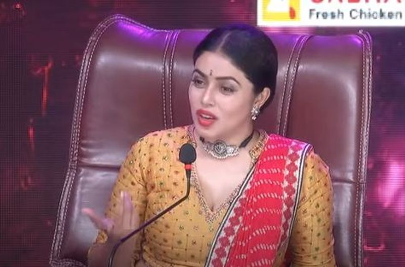 judge poorna soft warning to rashmi sudheer and aadhi in dhee show arj