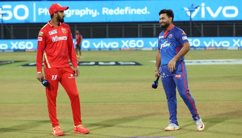 అయితే కరోనా కేసుల కారణంగా ఐపీఎల్ 2021 సీజన్ అర్ధాంతరంగా వాయిదా పడడంతో... రిషబ్ పంత్ అద్భుతమైన కెప్టెన్సీని అసాంతం చూసే అదృష్టం దక్కలేదు.