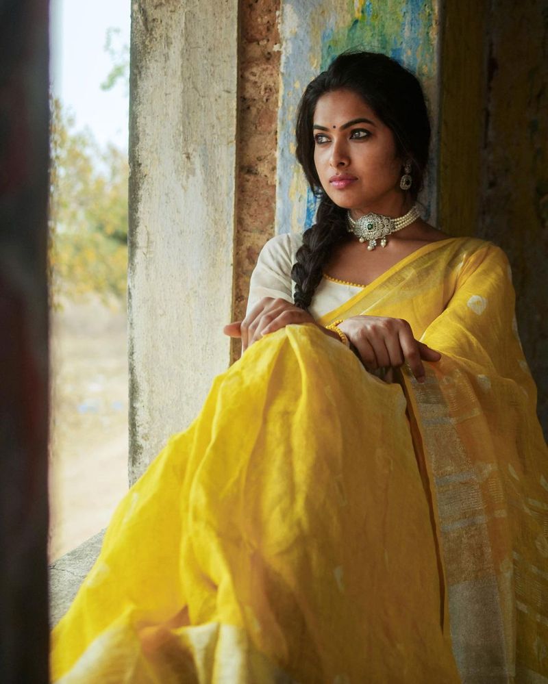 బిగ్బాస్ సీజన్ 4 కంటెస్టెంట్, తెలుగు హీరోయిన్ దివీ హాట్ ఇన్స్టాగ్రామ్ ఫోటోలు...