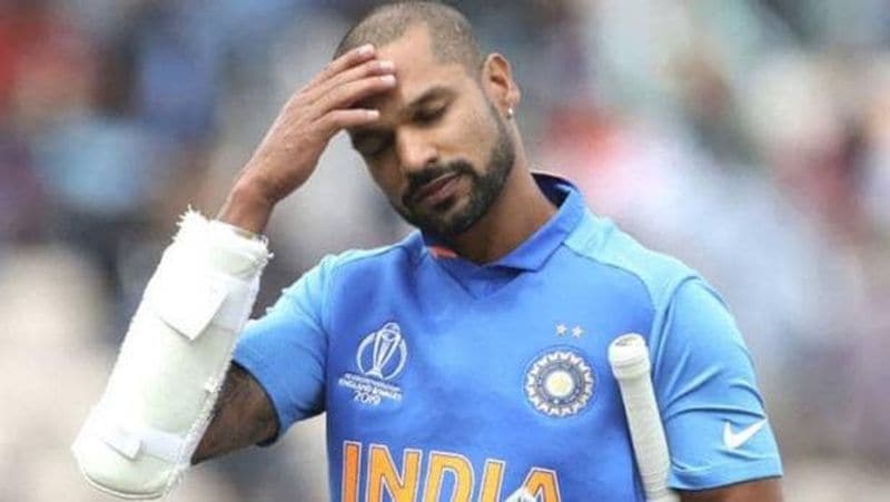 కరోనా వ్యాక్సిన్ చేయించుకోవాలని ఓ మంచి సందేశం ఇవ్వాలని చూసిన ‘గబ్బర్’ శిఖర్ ధావన్... నెటిజన్ల వింత వైఖరికి ఆశ్చర్యపోతున్నాడు...