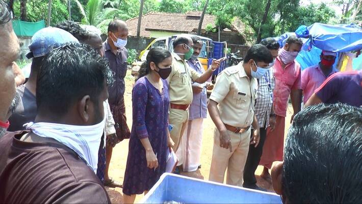 300 kg of fish mixed with formalin was seized 300 kg of fish mixed with formalin was seized