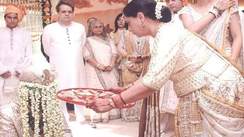 The actor also said, "I mean I could be a complete wreck and say, 'Oh my God, how am I going to handle the pressure or I could have been the most arrogant person on earth'. I don't think I am either in all its modesty. I feel people are going to watch my films not because I am part of the 'it' couple. It's terribly sweet of Oprah to say all this and I really respect her."