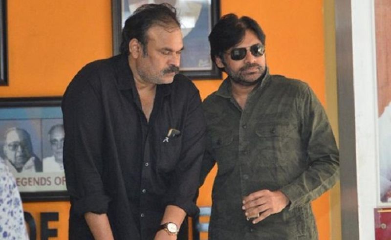 సేన, సైన్యం అని తిరిగితే చాలదు సామీ, ఆర్ట్ ఆఫ్ వార్ అని పుస్తకం ఉంటుంది. నువ్వూ, నీ తమ్ముడూ చదువుకోండి. నువ్వు లాయరూ.. ఆయన వకీలూ.. అర్థం అవ్వుద్దిలే.. అర్థం కాకపోతే మీకు నేనున్నానుగా.