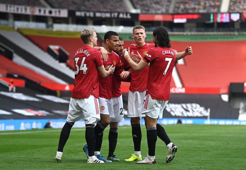 Can Manchester United survive the Leeds United threat?
United is having one of its best seasons in the past seven years, currently placed second, eight points behind City. Although its chances of winning the title remain alive, it is not that realistic. Nonetheless, it would look to keep itself in contention when it takes on tenth-placed Leeds, away from home, on Sunday. The Red Devils is currently unbeaten in 23 away games in the competition. Also, with Leeds hosting United for the first time since 2003, the former would be desperate to prove a point. Meanwhile, a win or loss would still put United in the second spot.