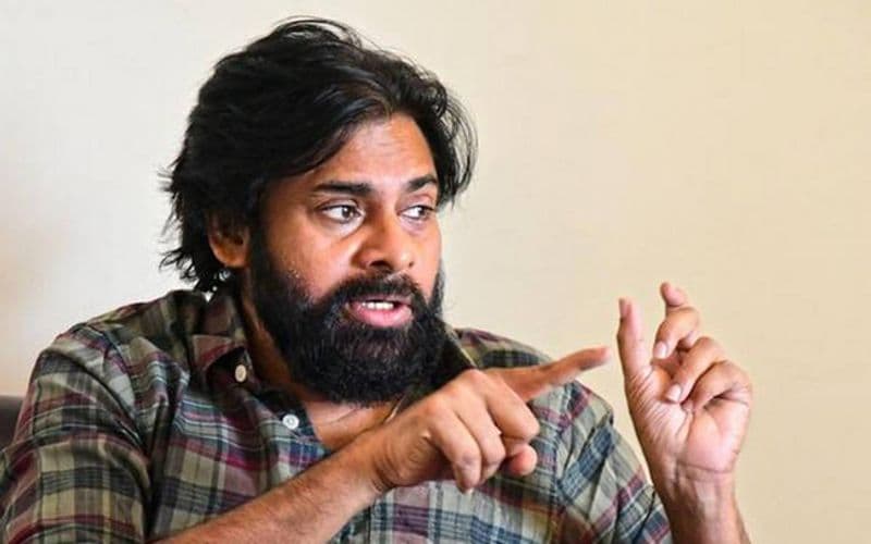 పవన్ కళ్యాణ్ ప్రస్తుతం `హరిహర వీరమల్లు`, `అయ్యప్పనుమ్ కోషియుమ్` రీమేక్ చిత్రాల్లో నటిస్తున్నారు. ఆయనకు ఇటీవల కరోనా సోకడంతో ట్రీట్మెంట్ తీసుకుంటున్నారు. దీంతో ఆటోమెటిక్గా ఆయన నటిస్తున్న సినిమాల షూటింగ్లు వాయిదా పడ్డాయి.